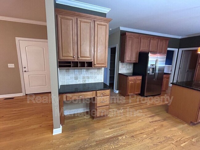 Building Photo - 4540 Pebble Lake Dr