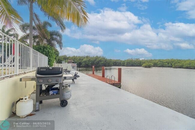 Building Photo - 6520 N Ocean Blvd