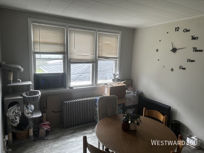 Building Photo - 3048 N Drake Ave