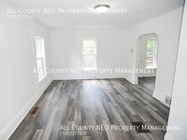 Building Photo - 1278 Girard St