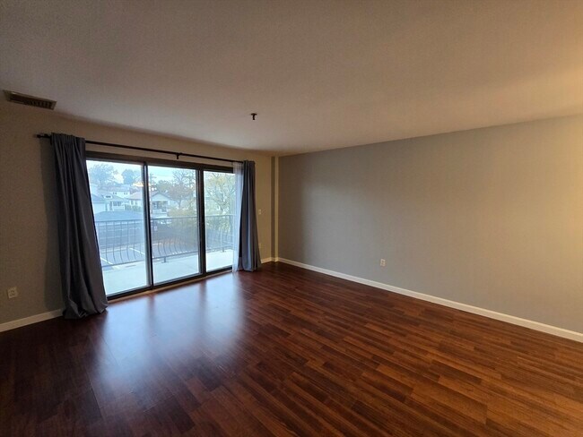 Building Photo - 500 Washington St