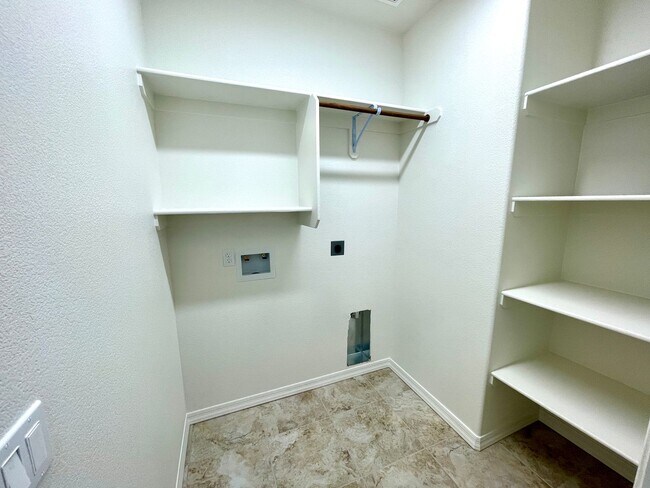 Building Photo - New 2024 Built 3 Bedroom Home with Beautif...