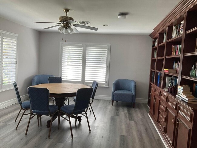 Building Photo - 12402 Dogleg Dr