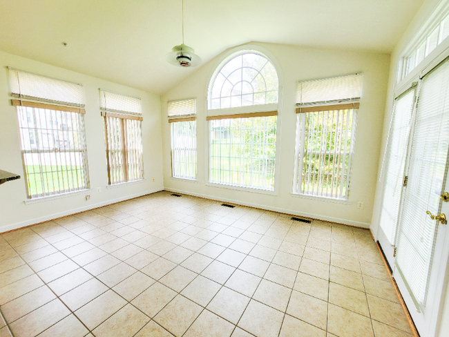 Building Photo - 2702 Millwood Way