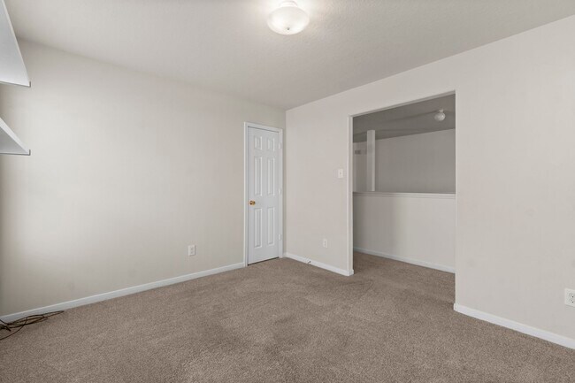 Building Photo - 16859 Blackberry Lily Ln