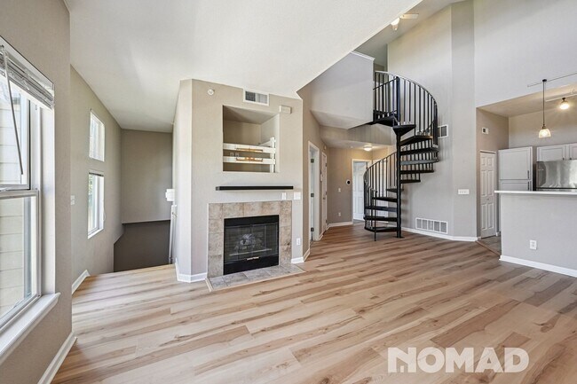 Building Photo - Spacious 3-Bed, 2-Bath Townhome with Garag...