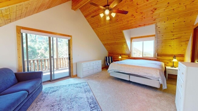 Building Photo - Cabin in Cedar Highlands