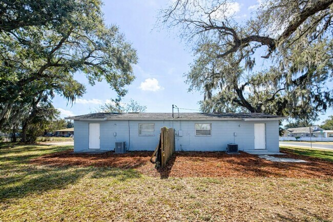 Building Photo - 2nd St