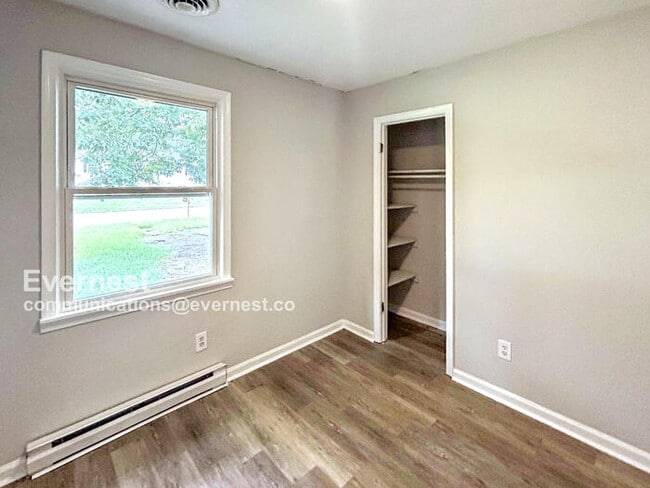 Building Photo - 9307 Shiloh Dr