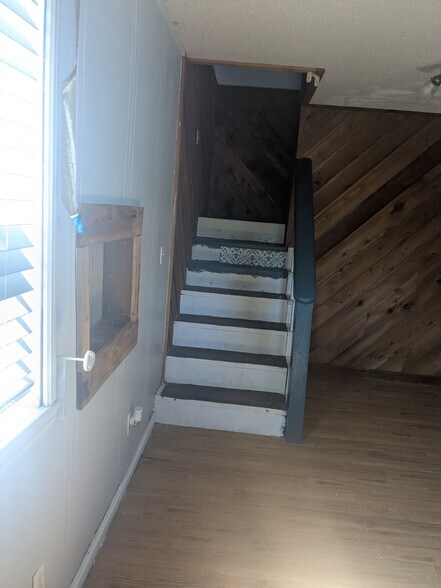 Building Photo - 165 Cherokee Ave