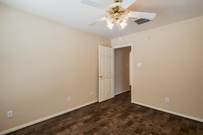 Building Photo - 23 Heron Hollow Ct