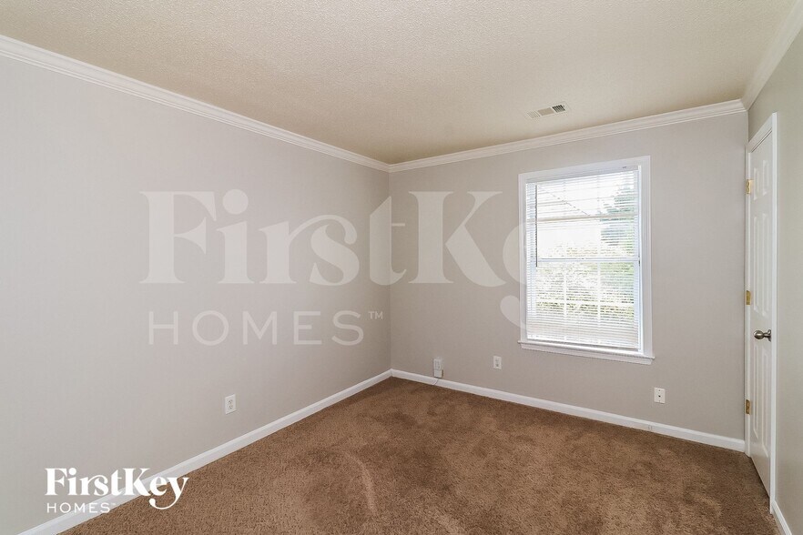 Building Photo - 1658 Heyford Cir NW