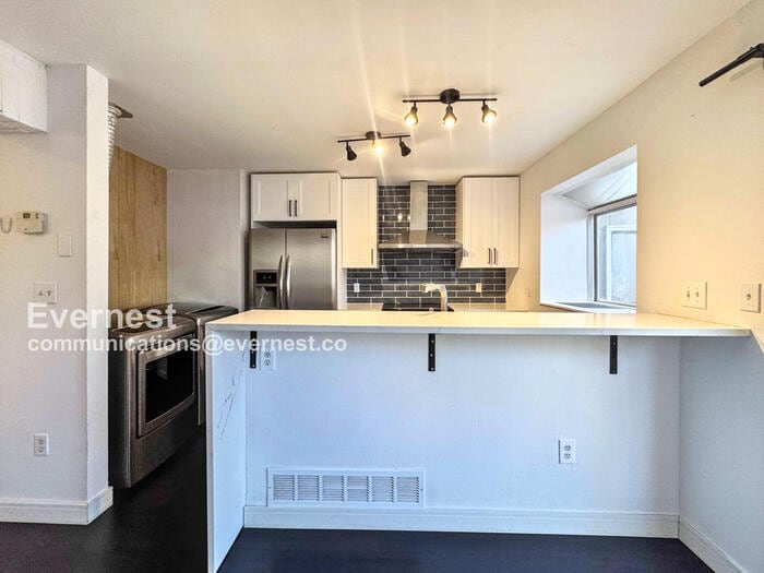 Building Photo - 9694 W Chatfield Ave