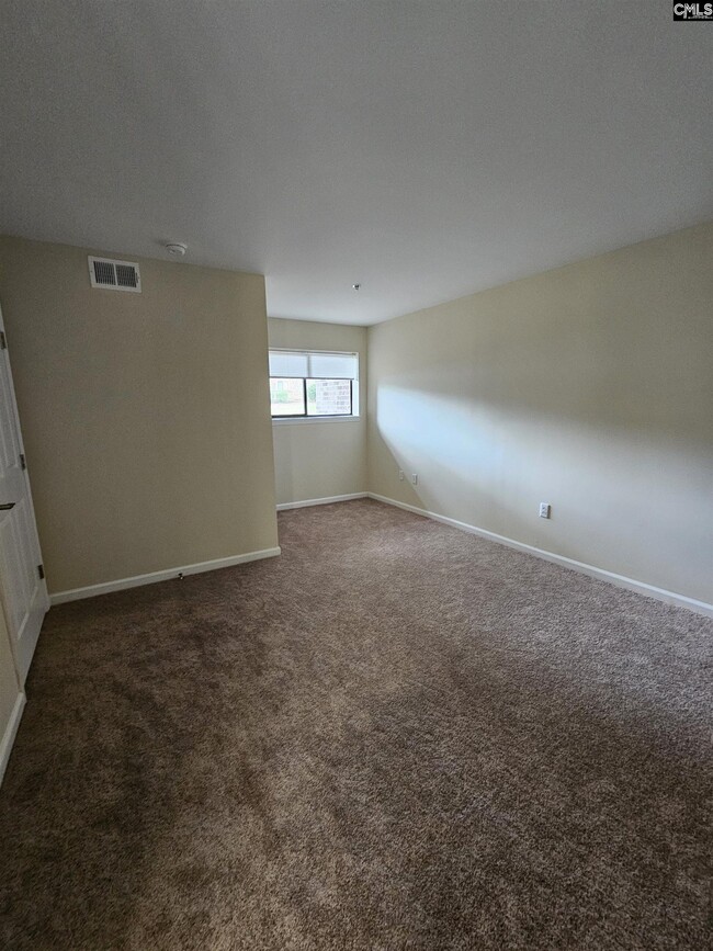 Building Photo - 1101 Menlo Dr