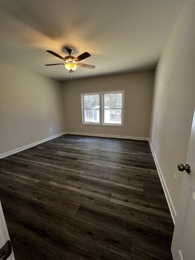 Building Photo - 38 Meadow View Ln