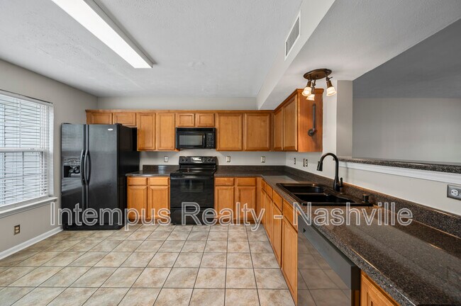 Building Photo - 415 Shoshone Pl