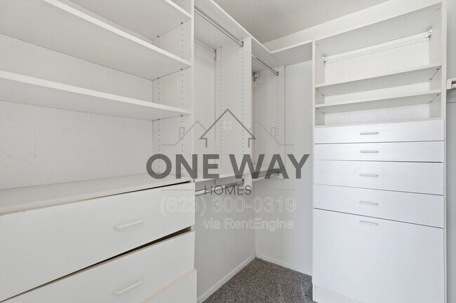 Building Photo - 4622 E Summerhaven Dr
