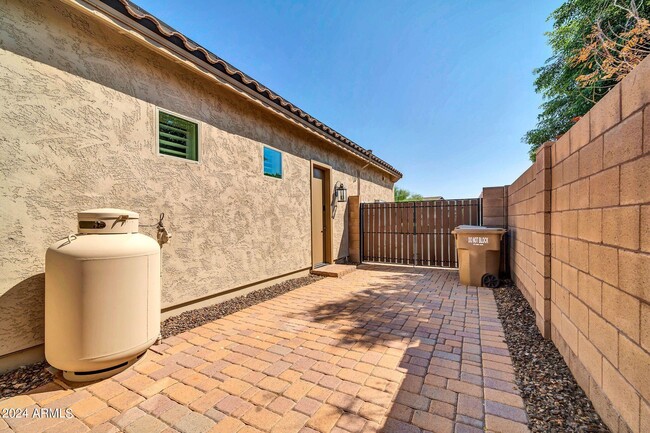 Building Photo - 9378 W Via Montoya Dr