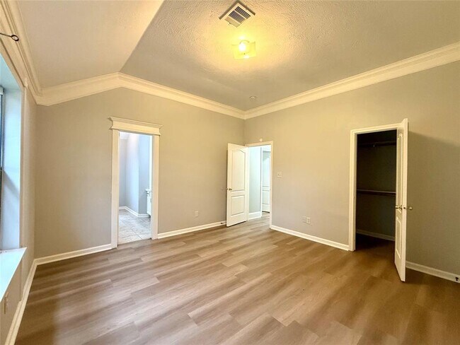 Building Photo - 5223 Mountain Forest Dr