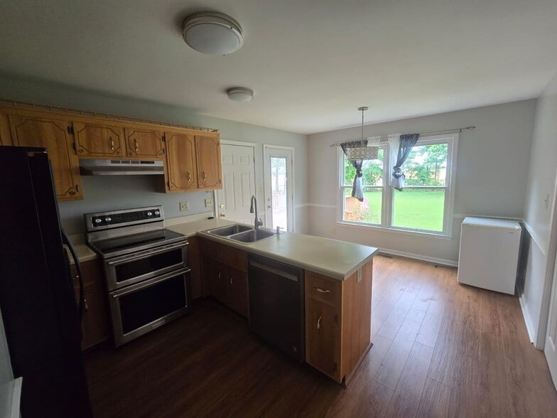 Building Photo - 1225 Cobblestone Ln