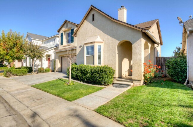 Building Photo - 1723 N Mont Blanc Ln