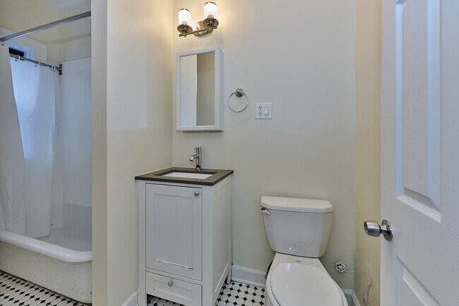 Building Photo - 1355 W Touhy Ave