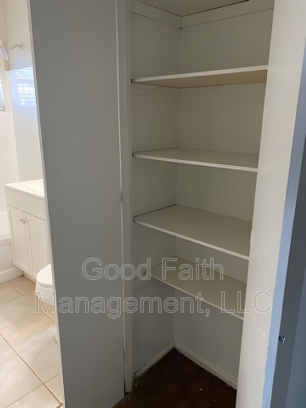 Building Photo - 2280 Darlington Dr