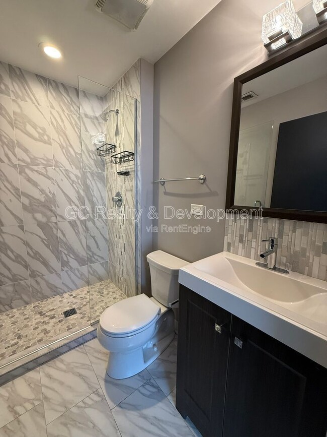 Building Photo - 829 S Monroe St