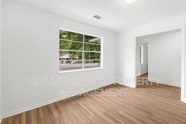 Building Photo - 3353 Jefferson Ave SW