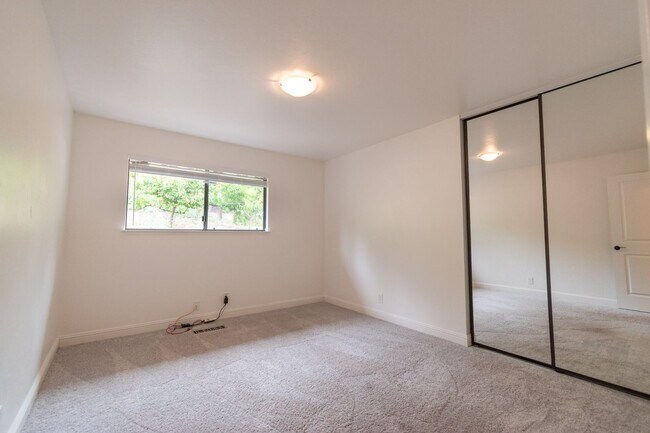 Building Photo - Los Gatos Mountain Living at its Best! Gated 1 Acre lot! Spacious 5 bedroom House! Pool!