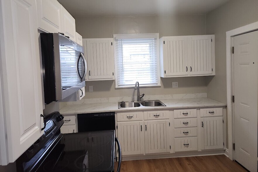 Kitchen Cabinets, new dishwasher & garbage disposal - 43 N Roys Ave