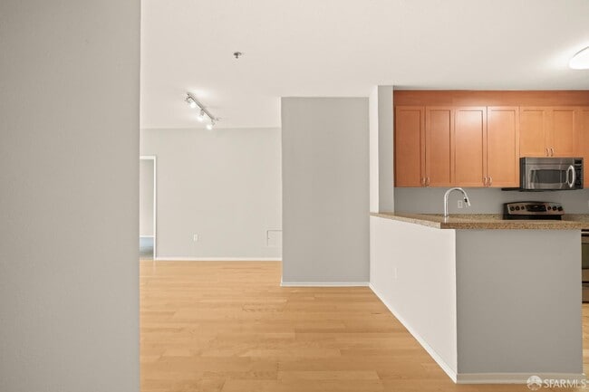 Building Photo - 821 Folsom St