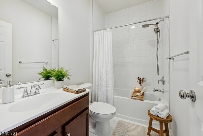 Building Photo - 32 Cortland Ct