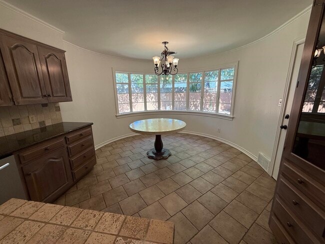 Building Photo - 2208 Avondale St