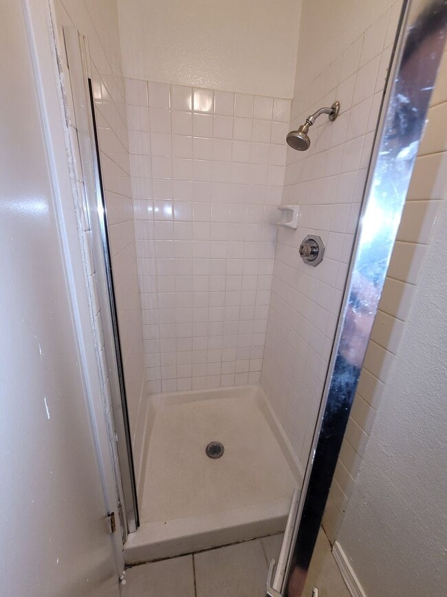 Building Photo - Parkway Home