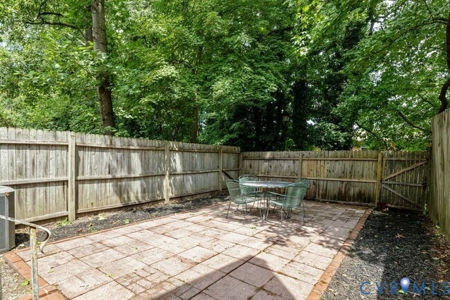 Building Photo - 31 Huneycutt Dr