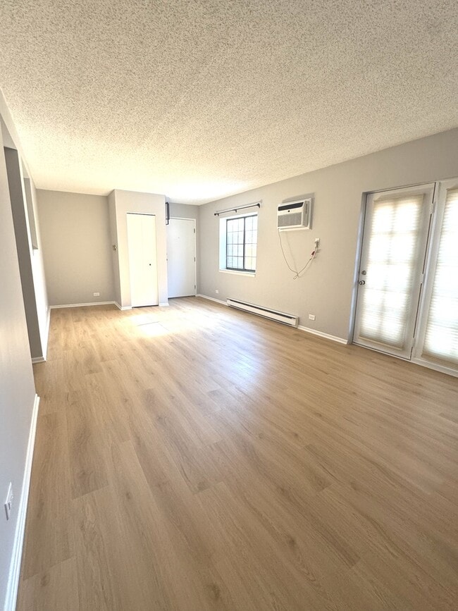 Building Photo - 234 Circle Ave