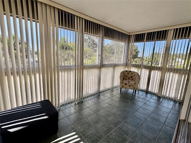 Building Photo - 147 Bluff View Dr