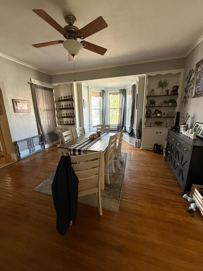 Building Photo - Four Bedroom House in La Crosse