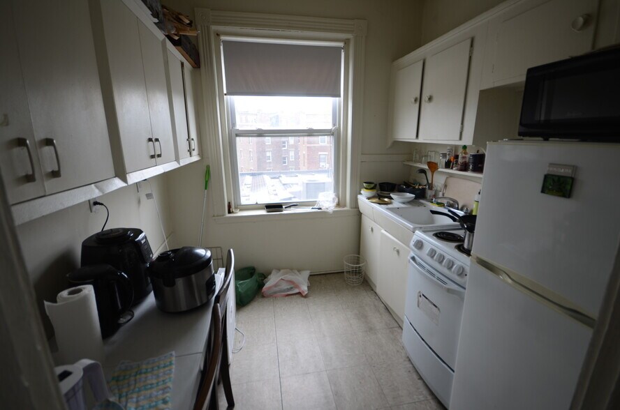 Building Photo - 1353 Commonwealth Ave