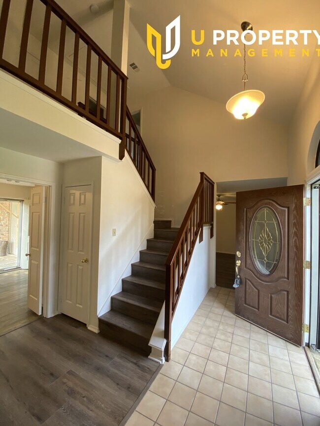Building Photo - 6705 Vero Dr