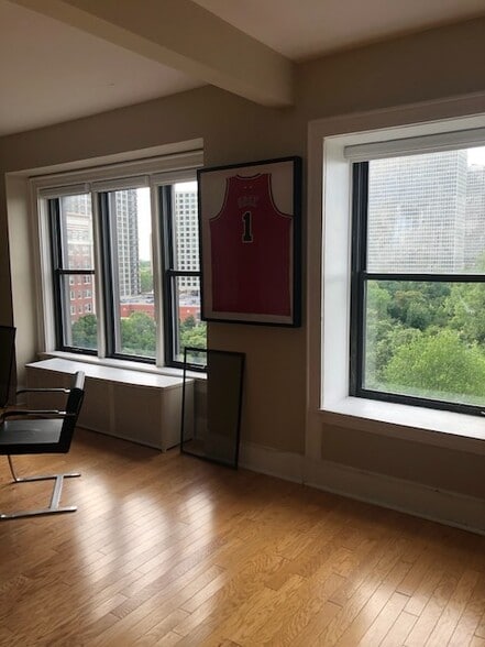 Living/Dining Room - 5300 S Shore Dr