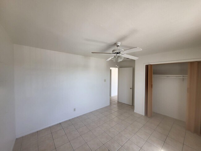 Building Photo - 2704 E Kearney St