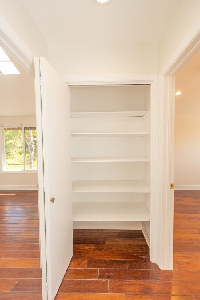 Building Photo - 4 Bedroom / 3 Bathroom Home With Panoramic...