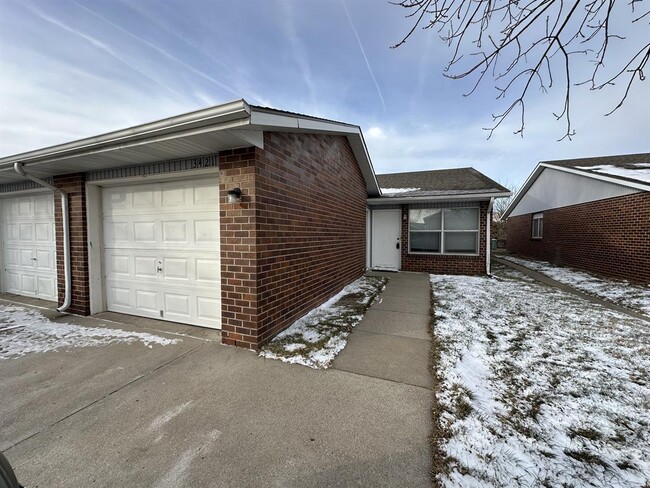 Building Photo - 3421 Portia St