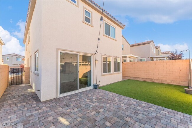 Building Photo - 10602 Enridge Ave