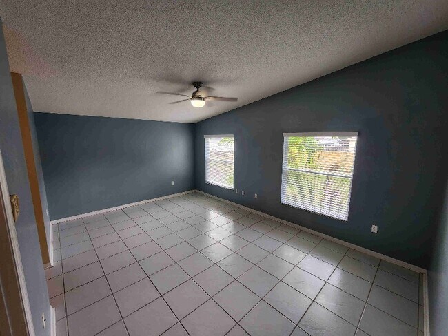 Building Photo - 7493 Briarbay Loop