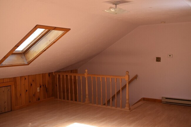 Building Photo - 11 Hilltop Ln