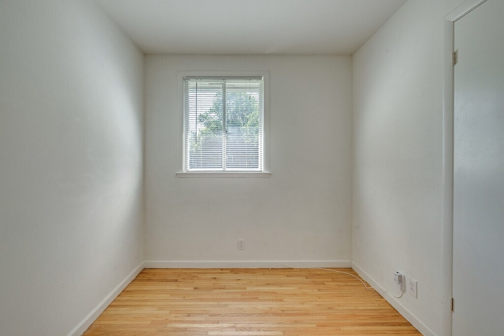 Building Photo - 2409 N 16th St