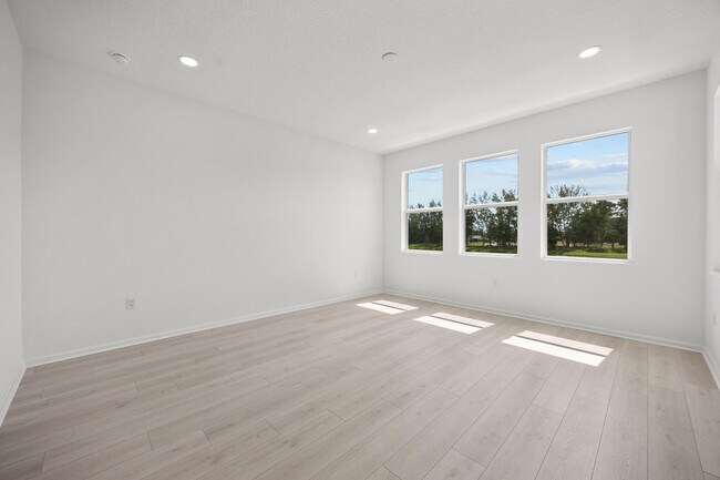 Building Photo - 4520 Longwood Lk Sq